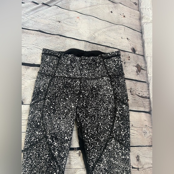 Lululemon Pace Rival Crop Marathon Leggings Mesh Black & White Speckle size 6 - Picture 4 of 12